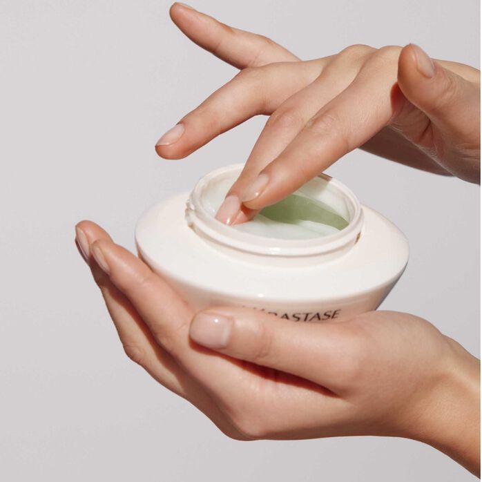 KÉRASTASE | SPÉCIFIQUE | MASQUE RÉHYDRATANT INTENSE | MASQUE POUR LONGUEURS SENSIBILISÉES & DÉSHYDRATÉES | 200 ML